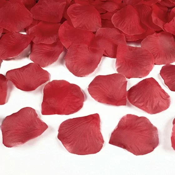 100 pétales de rose en tissu rouge
